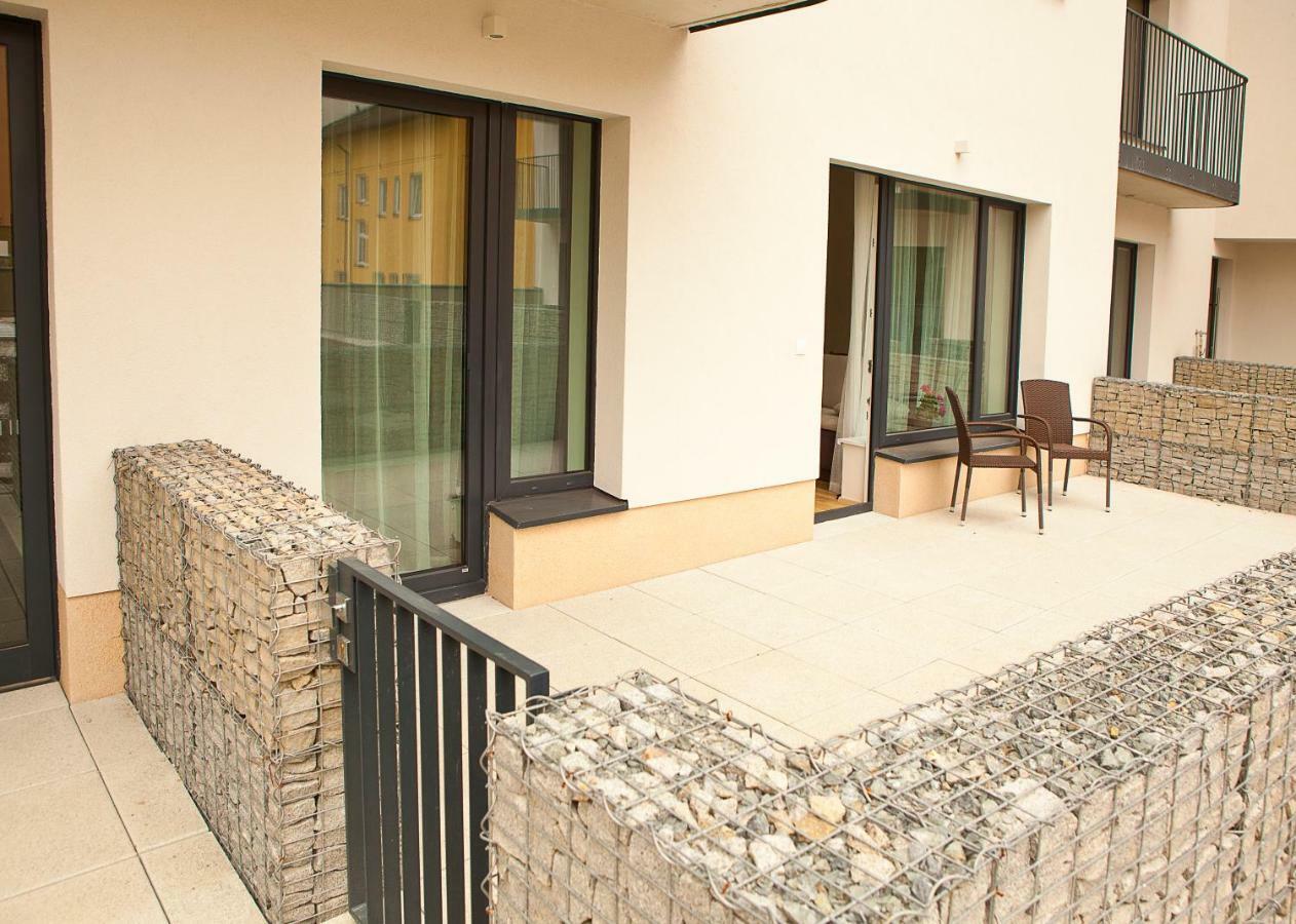 Sunny, Fully Furnished Studio Type With Terrace Пилзен Екстериор снимка