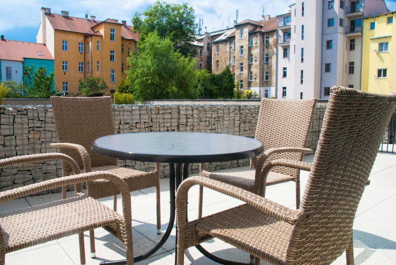 Sunny, Fully Furnished Studio Type With Terrace Пилзен Екстериор снимка